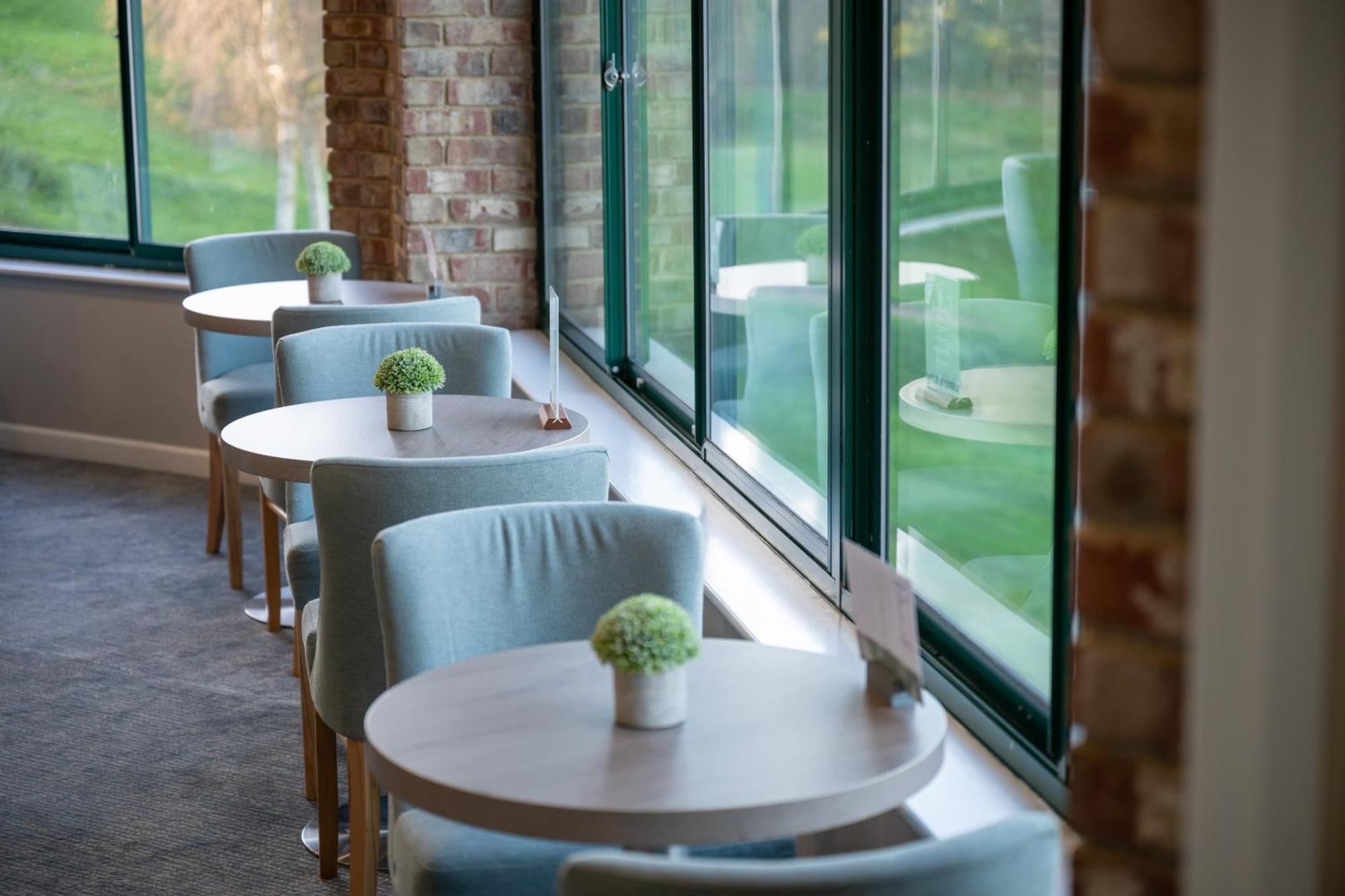 Hellidon Lakes Hotel Daventry Buitenkant foto