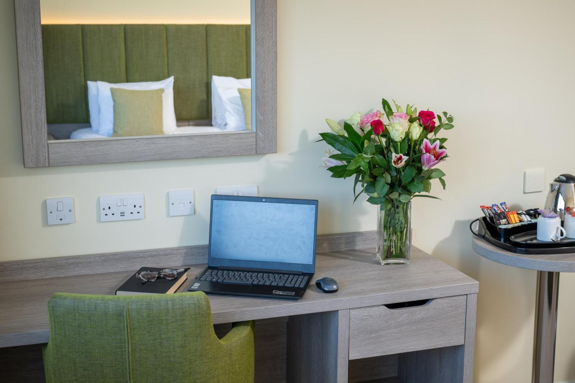 Hellidon Lakes Hotel Daventry Buitenkant foto